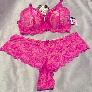 Plus Size Push-Up Bra Set - Size 42D/3X